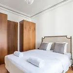 Chic Apartment For 4 Champs-Elysees Robert Estienne 4