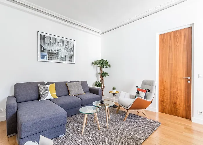 Chic Apartment For 4 Champs-Elysees Robert Estienne 4