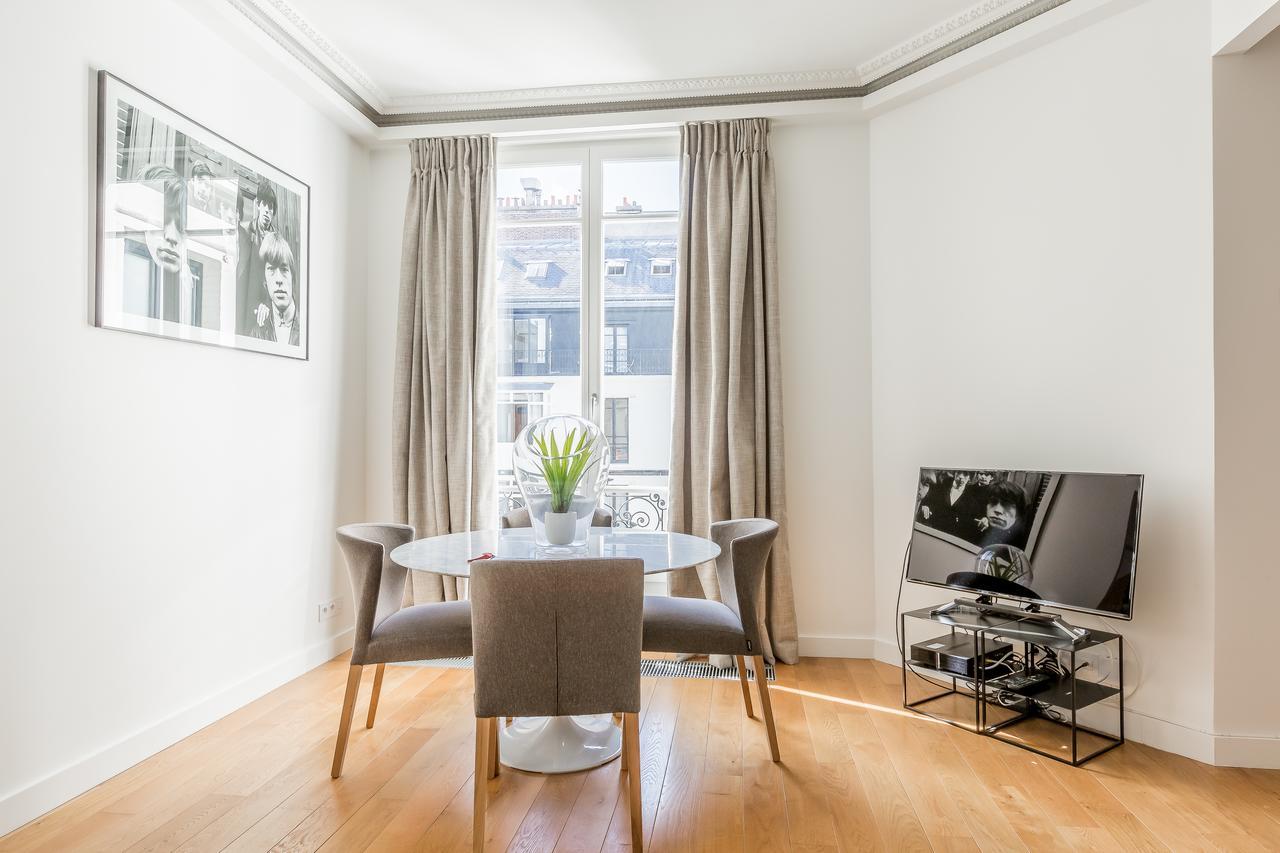 Chic For 4 Champs-elysees Robert Estienne 4 *